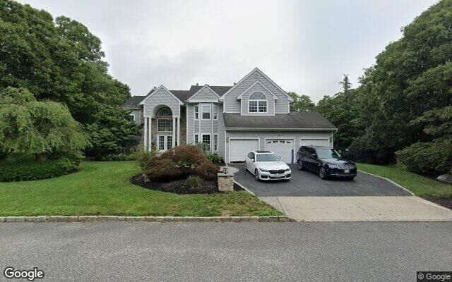 31 Brayton Ct N, South Setauket, NY 11720