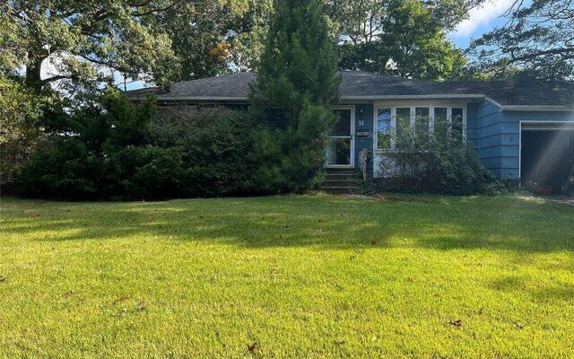 31 Duane Dr, Ronkonkoma, NY 11779 (Yard)