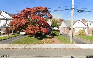 31 Herrick Dr, East Rockaway, NY 11518