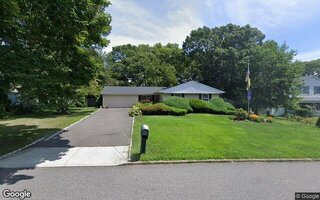 31 Hillsdale Ln, Coram, NY 11727