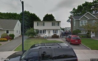 31 Lenore Ave, Hicksville, NY 11801