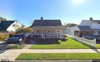 31 Mockingbird Ln, Levittown, NY 11756