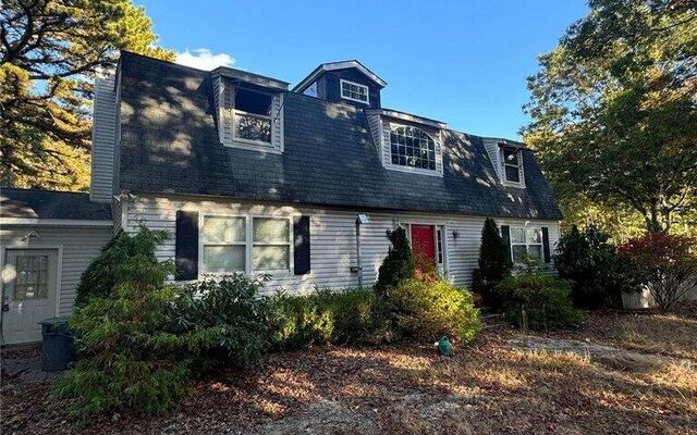 31 N Cozine Rd, Manorville, NY 11949 (House View)