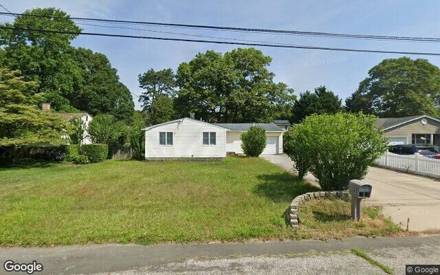 31 Presford Dr, Shirley, NY 11967 (House View)