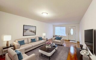 31 Scenic Ln, Staten Island, NY 10304