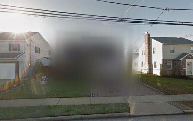 31 W 3rd St, Freeport, NY 11520