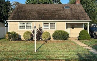 31 William St, Copiague, NY 11726