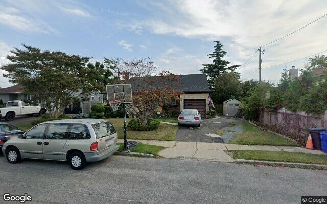 3120 Dragon Ln, Wantagh, NY 11793