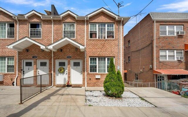 3136 Mickle Ave, Bronx, NY 10469 (Porch)