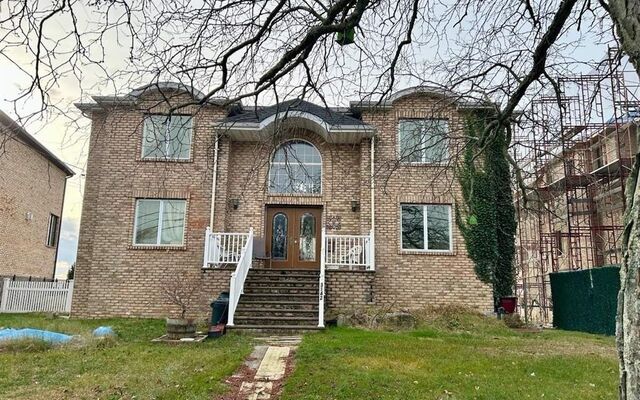 3142 Shore Rd, Bellmore, NY 11710 (Yard)