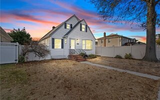 3154 Roxbury Rd, Oceanside, NY 11572