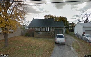 317 40th St, Lindenhurst, NY 11757