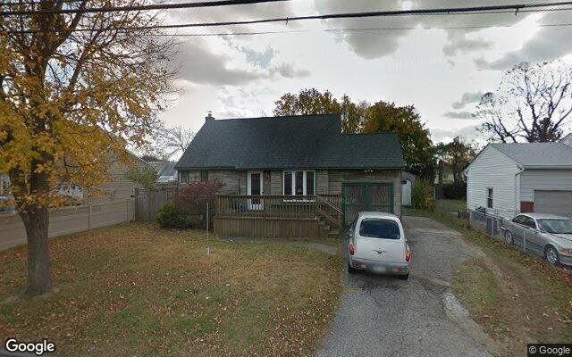 317 40th St, Lindenhurst, NY 11757