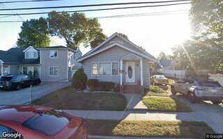 3179 4th St, Oceanside, NY 11572