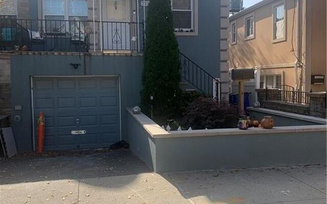 3188 Rawlins Ave, Bronx, NY 10465 (Patio)