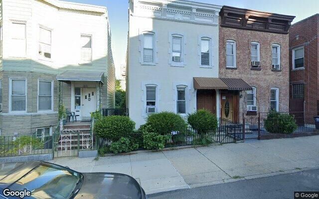 32-32 35th St, Astoria, NY 11106