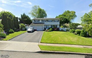 32 Donna Ln, Commack, NY 11725