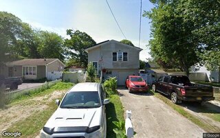 32 Fairview Dr, Shirley, NY 11967