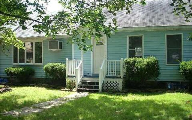 32 Freeport St, East Islip, NY 11730