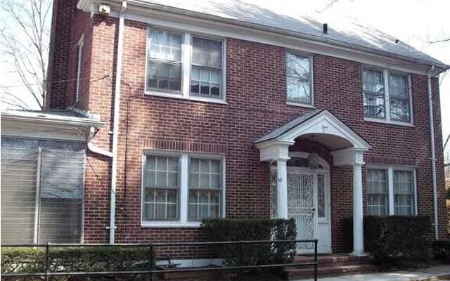 32 Harbor View Pl S, Staten Island, NY 10305
