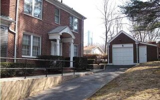 32 Harbor View Pl S, Staten Island, NY 10305