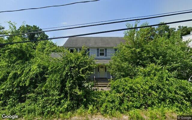32 Pearl Rd, Rocky Point, NY 11778