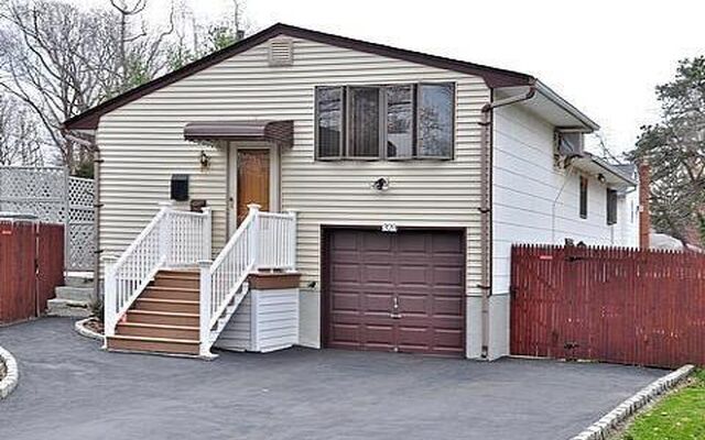 320 Half Hollow Rd, Deer Park, NY 11729
