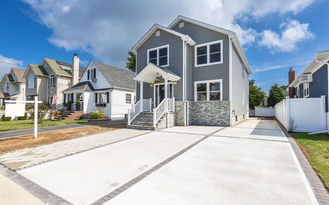 3263 5th St, Oceanside, NY 11572