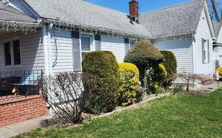 327 Maple Ave, Uniondale, NY 11553