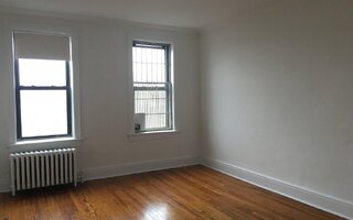 33-08 84th St, Queens, NY 11372