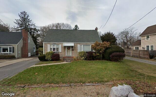 33 A Smith St, Greenlawn, NY 11740