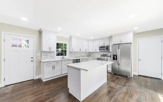 33 Beverly Rd, Smithtown, NY 11787