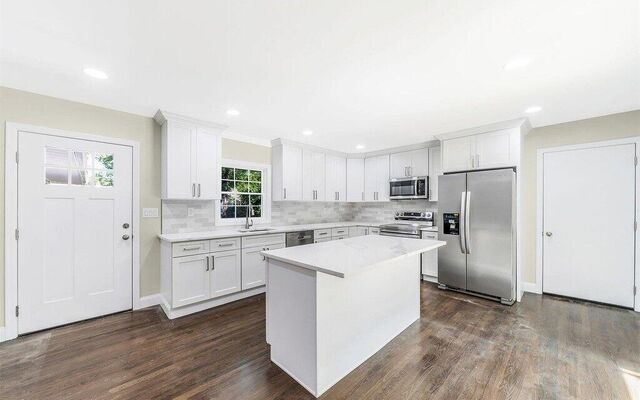 33 Beverly Rd, Smithtown, NY 11787 (Kitchen)