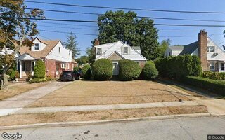 33 Carol St, West Hempstead, NY 11552