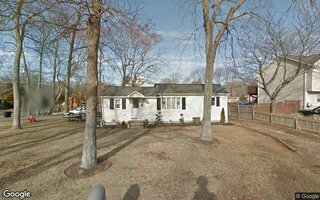 33 Elm Rd E, Mastic Beach, NY 11951