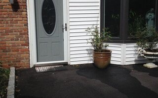 33 Fleets Cove Rd, Huntington, NY 11743