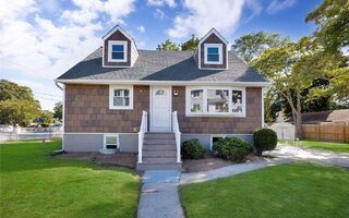 33 Geraldine Ave, Amityville, NY 11701