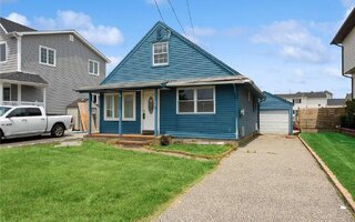 33 Irving Rd, Amityville, NY 11701