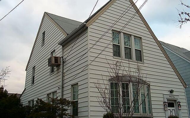 33 Jackson Rd, Valley Stream, NY 11581