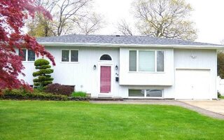 33 Seneca Dr, Commack, NY 11725