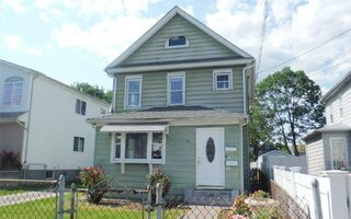 33 Thorne Ave, Hempstead, NY 11550