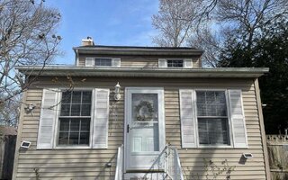 33 Wood Ave, Mastic, NY 11950