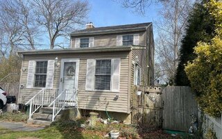 33 Wood Ave, Mastic, NY 11950