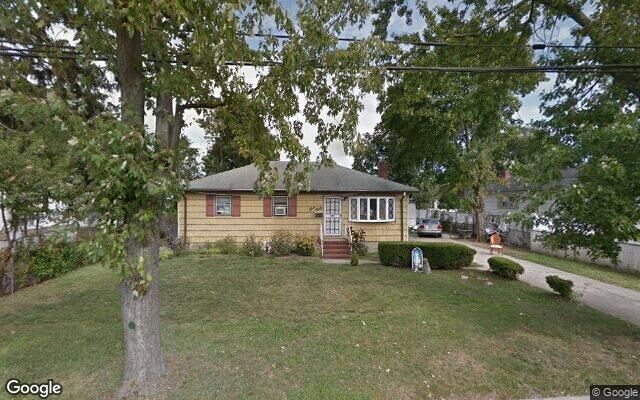 330 Vespucci Ave, Copiague, NY 11726