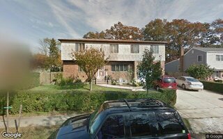 332 N Ontario Ave, Lindenhurst, NY 11757