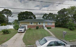 334 Robbins St, Lindenhurst, NY 11757