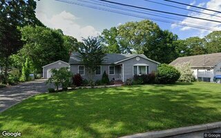 337 Forest Ln, Smithtown, NY 11787