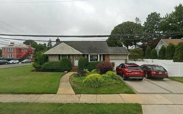 3388 Maplewood Dr S, Wantagh, NY 11793 (Yard)