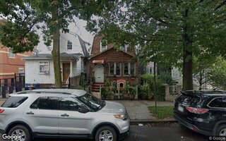34-21 100th St, Corona, NY 11368