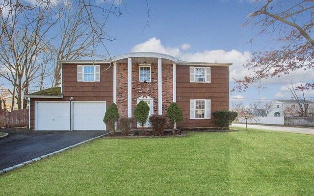 34 John St, Port Jefferson Station, NY 11776